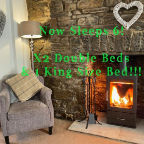 The Cwtch, Log Fire, Sleeps 6, Nr Zip World, Brecon and Bike Park Wales